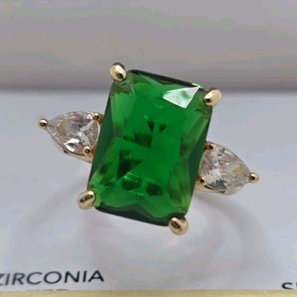 Cubic Zirconia Cocktail Ring Gold Plated Green Emerald Shape Size 7
